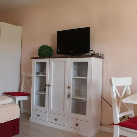公寓 Idyllische Ferienwohnung Mit Blick Auf Die Donau - B48596 *